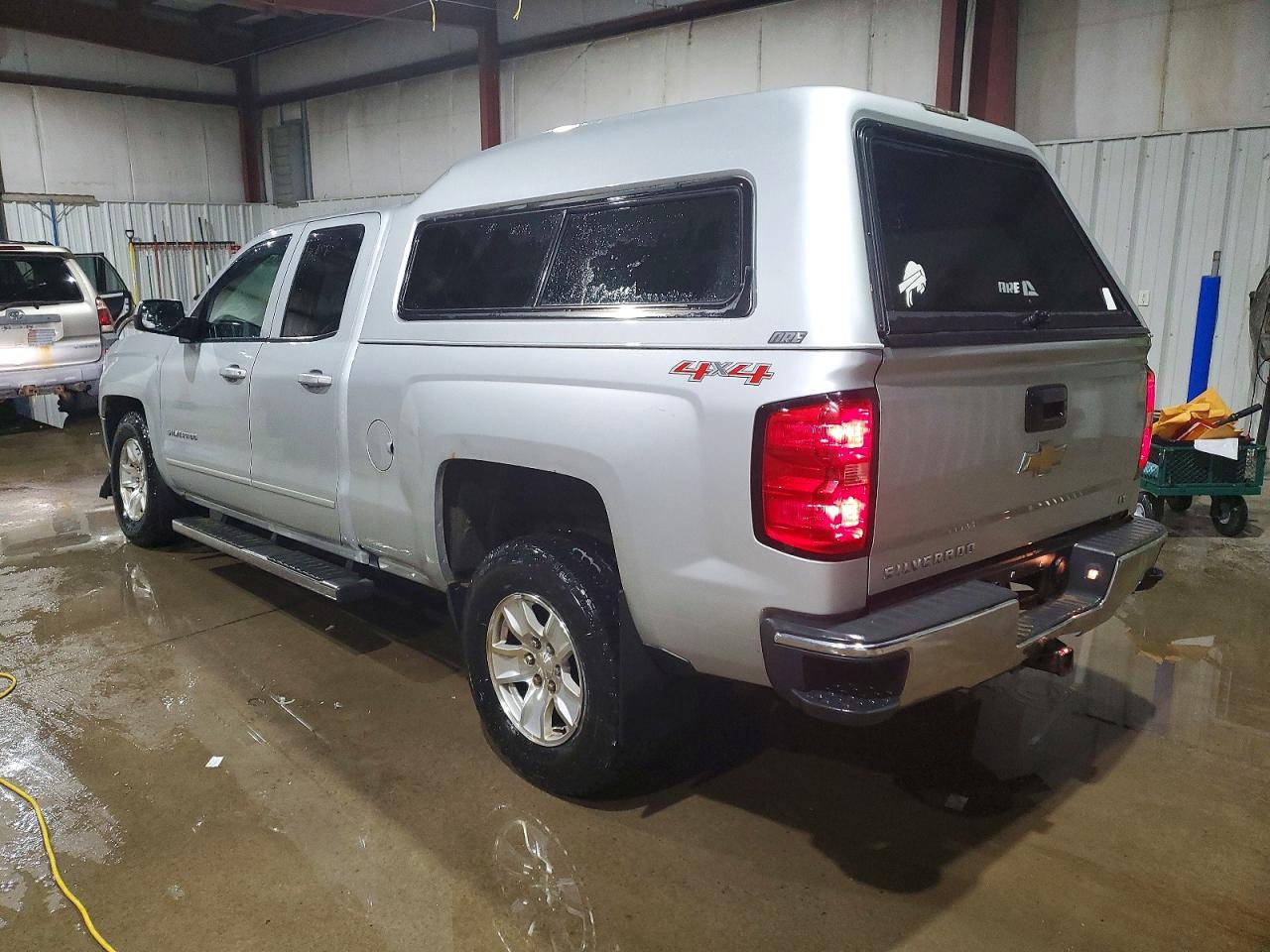 2017 CHEVROLET SILVERADO K1500 LT photo 2