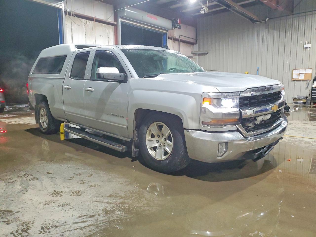 2017 CHEVROLET SILVERADO K1500 LT photo 4