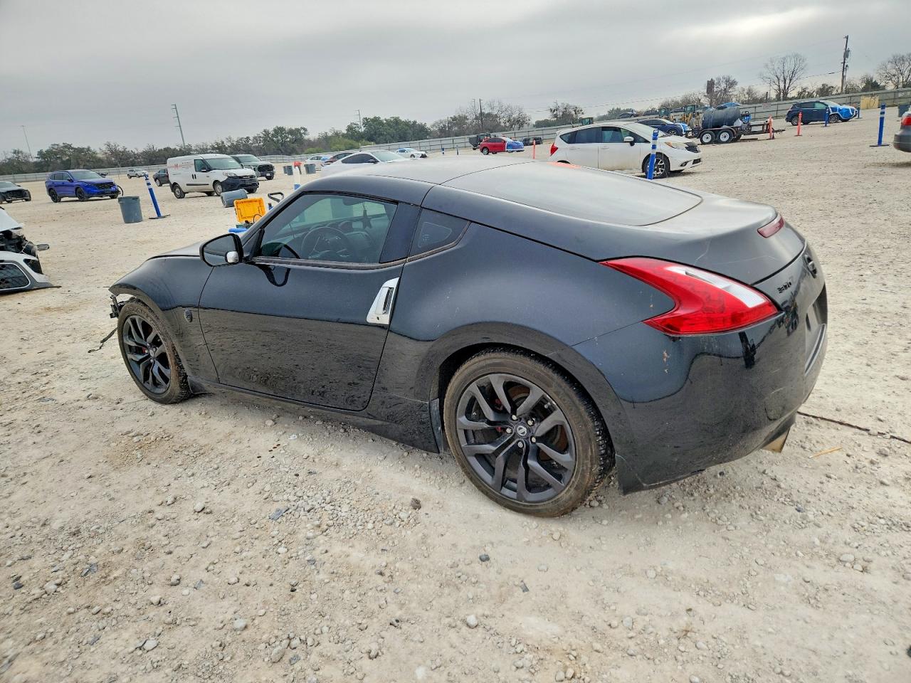 2016 NISSAN 370Z BASE photo 2