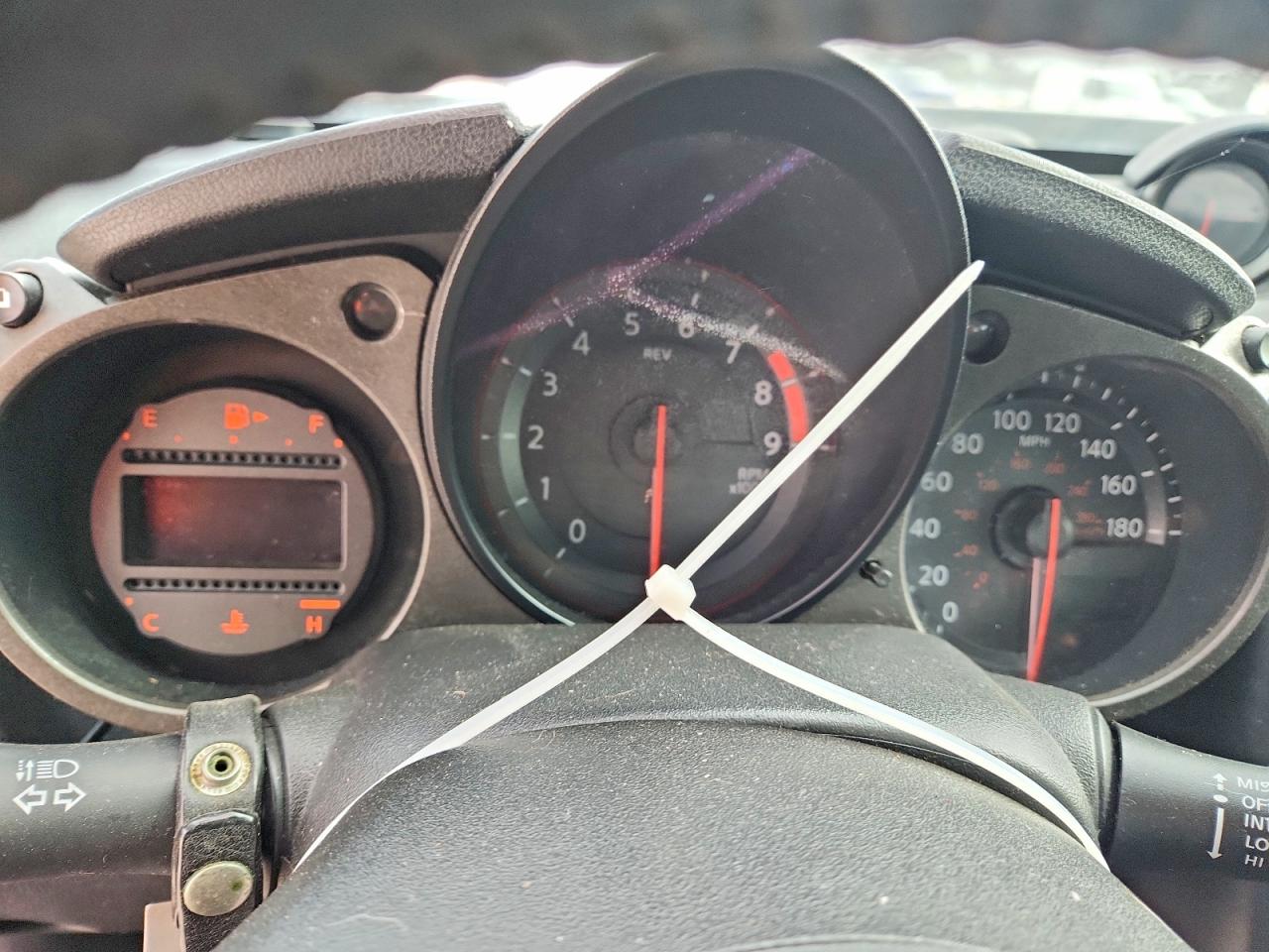 2016 NISSAN 370Z BASE photo 9