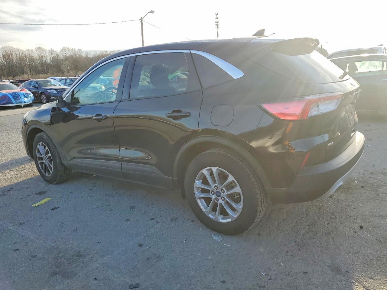 2022 FORD ESCAPE SE photo 4