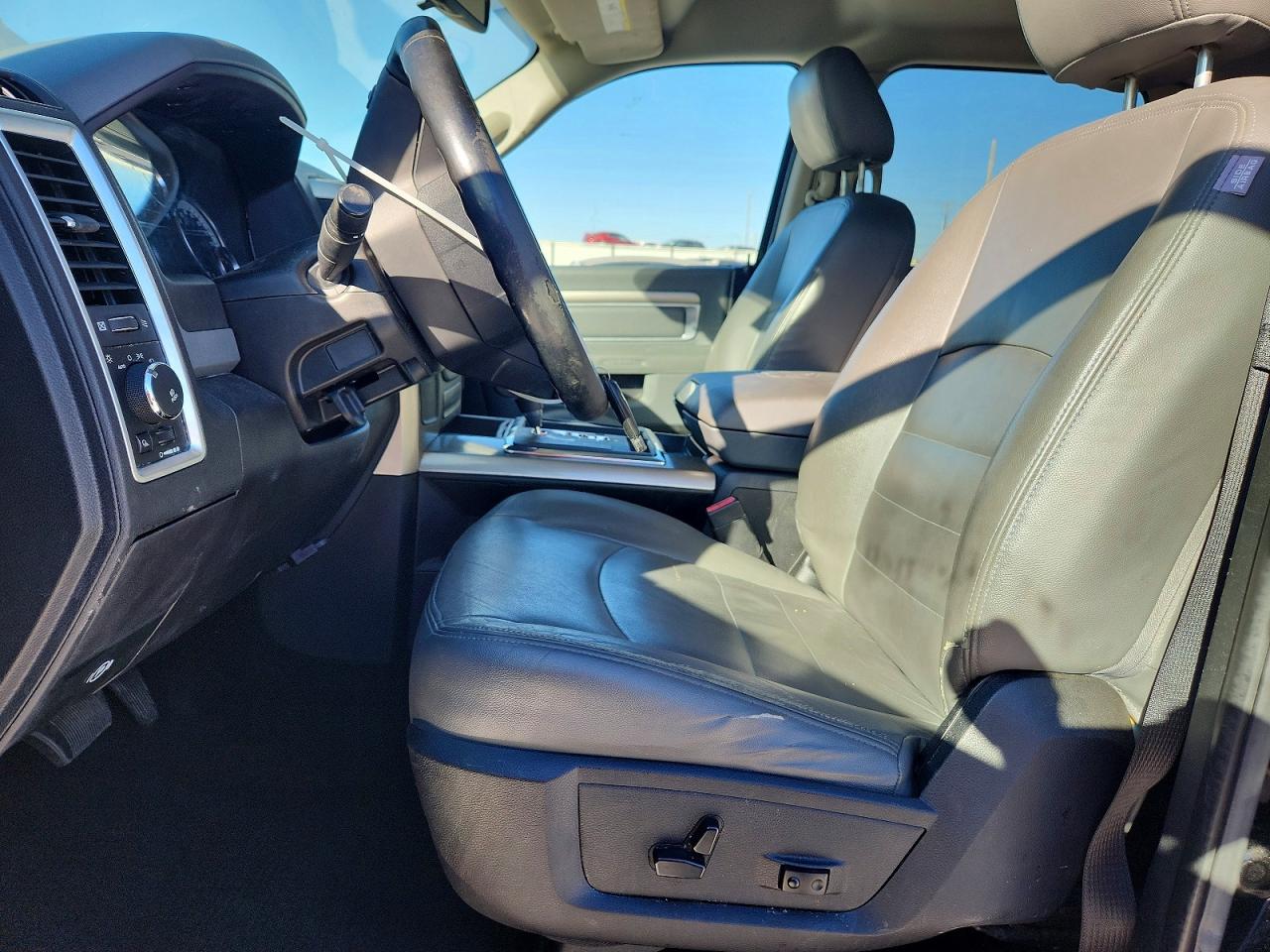 2013 RAM 1500 SLT photo 7