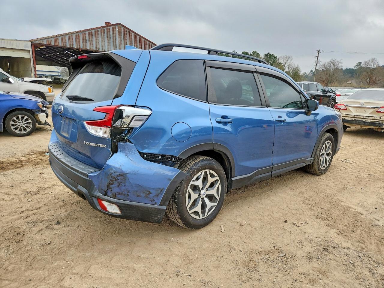 2021 SUBARU FORESTER PREMIUM photo 3