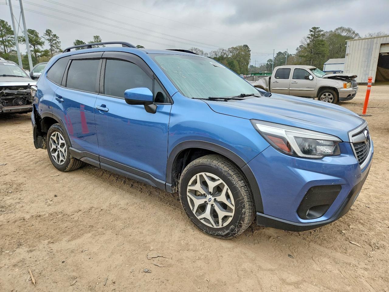 2021 SUBARU FORESTER PREMIUM photo 4