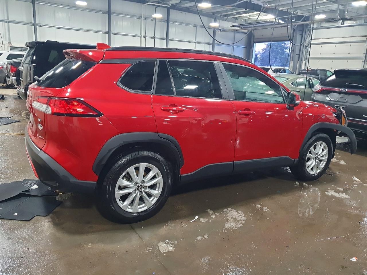 2024 TOYOTA COROLLA CROSS LE photo 3