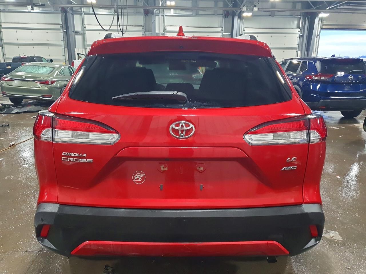 2024 TOYOTA COROLLA CROSS LE photo 6
