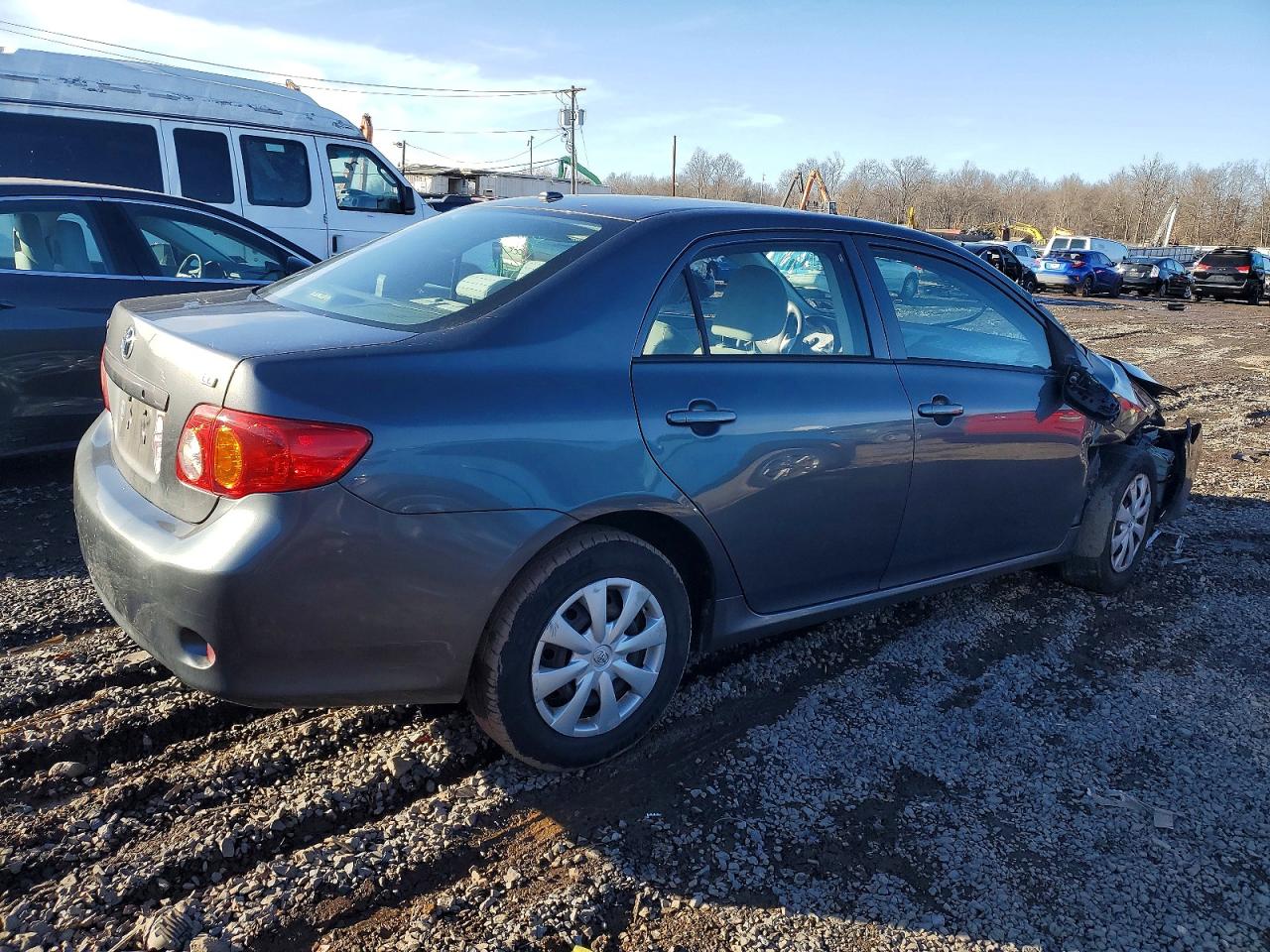 2010 TOYOTA COROLLA BASE photo 3
