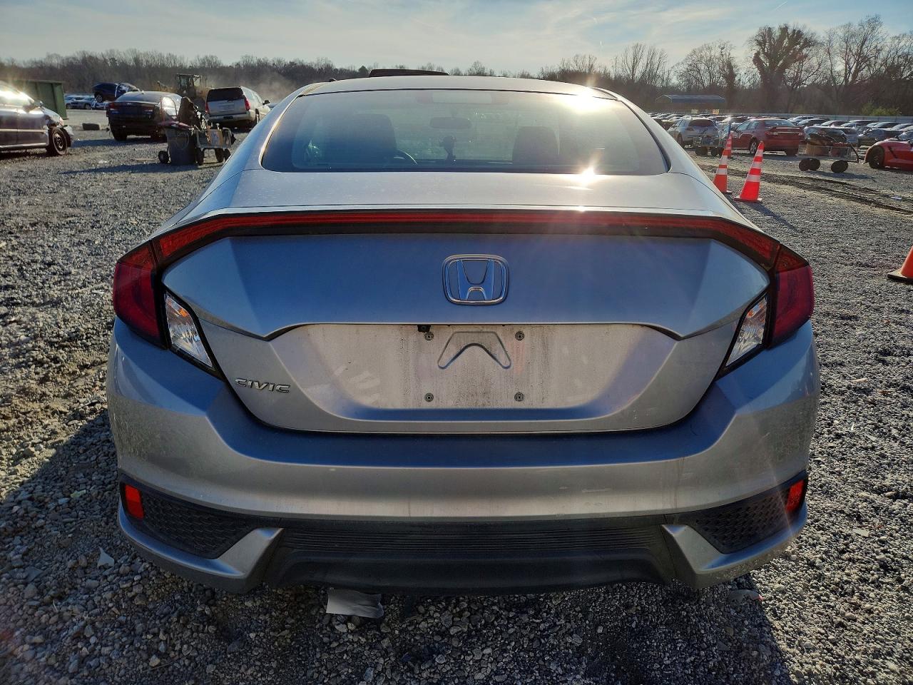 2017 HONDA CIVIC LX photo 6