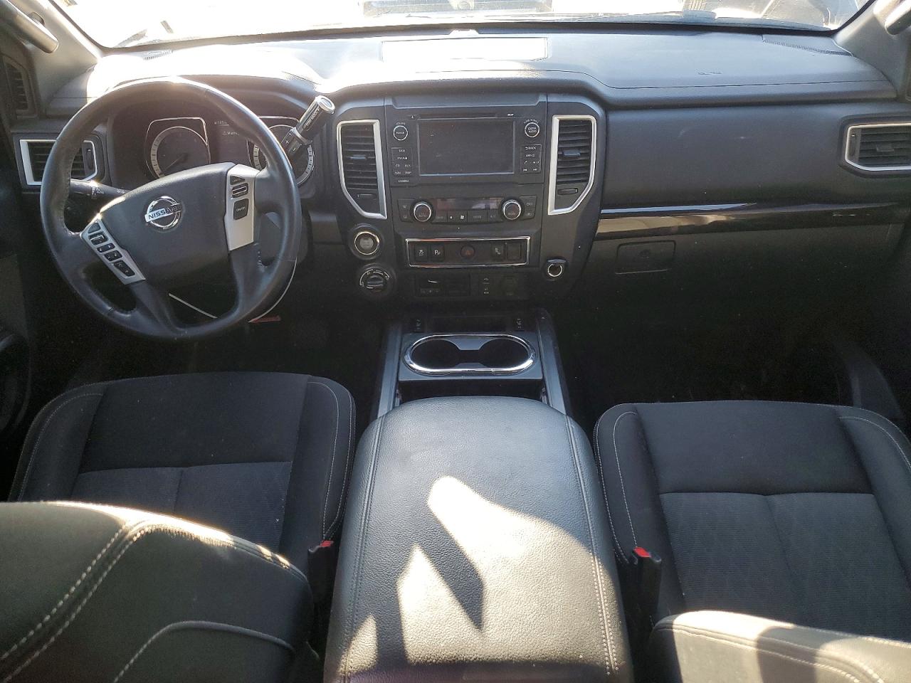 2018 NISSAN TITAN XD SL photo 22