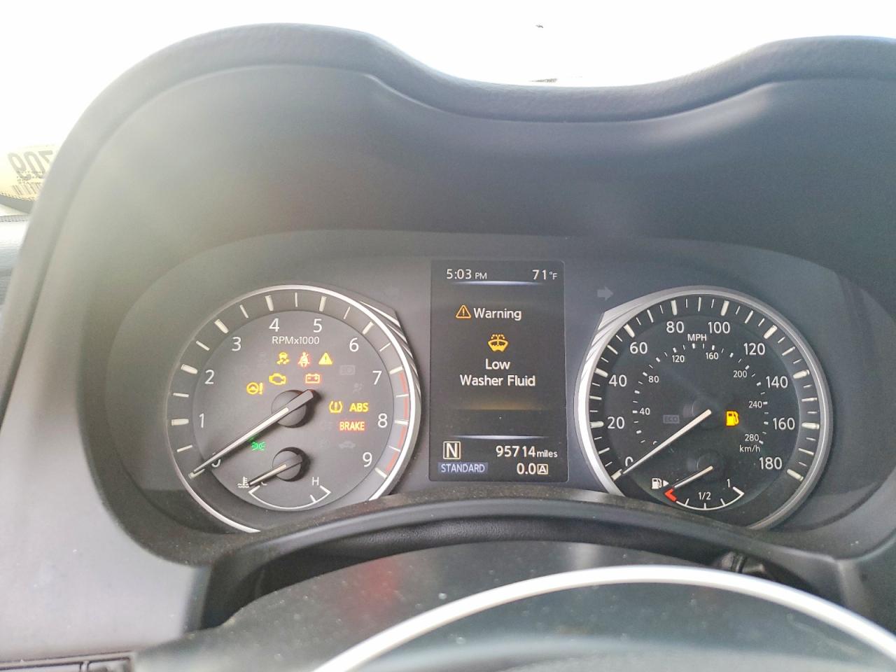 2018 INFINITI Q50 LUXE photo 9
