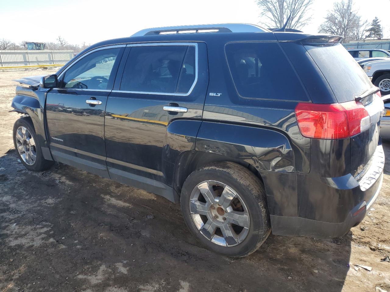 2011 GMC TERRAIN SLT photo 2
