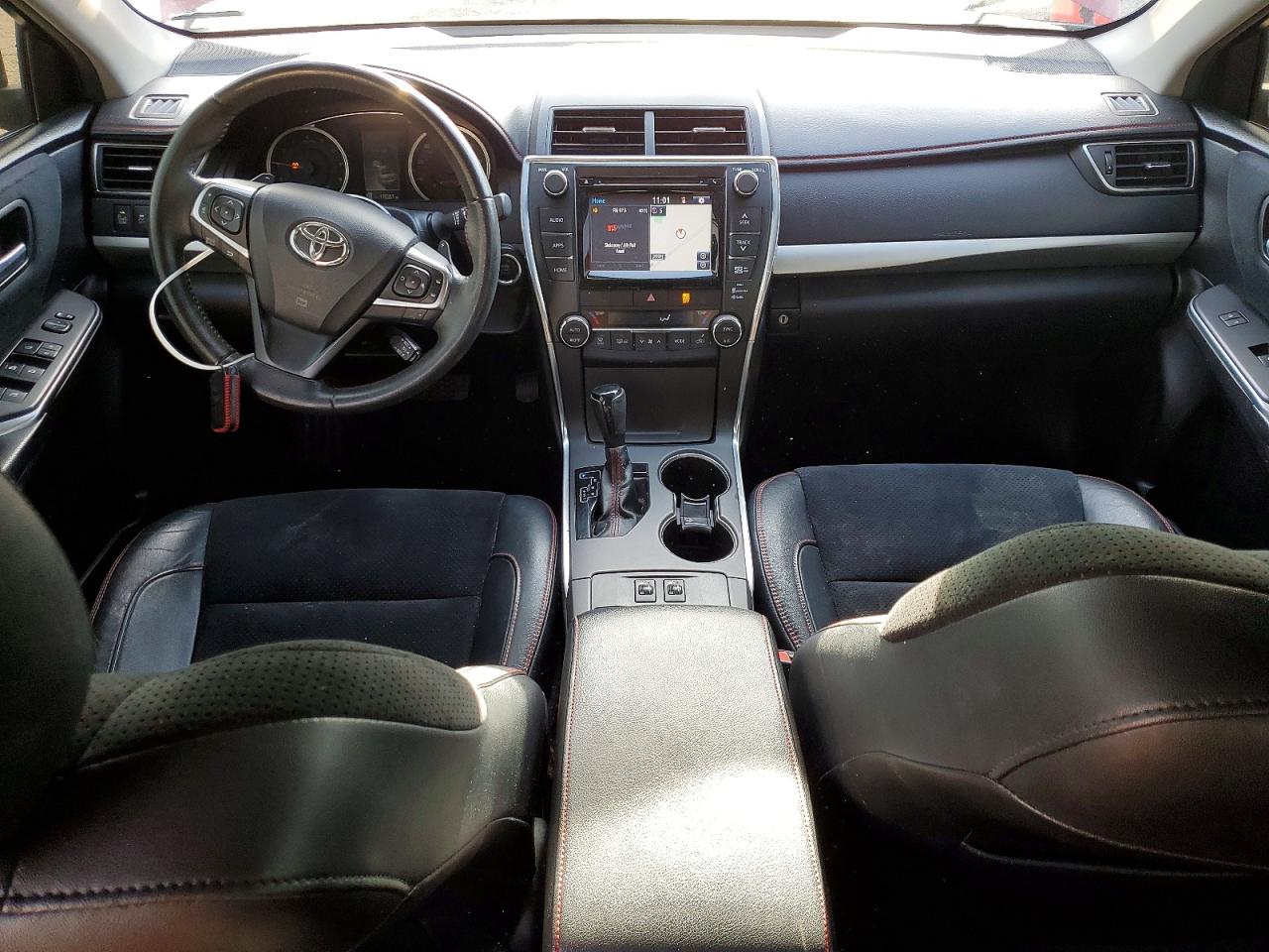 2015 TOYOTA CAMRY LE photo 8