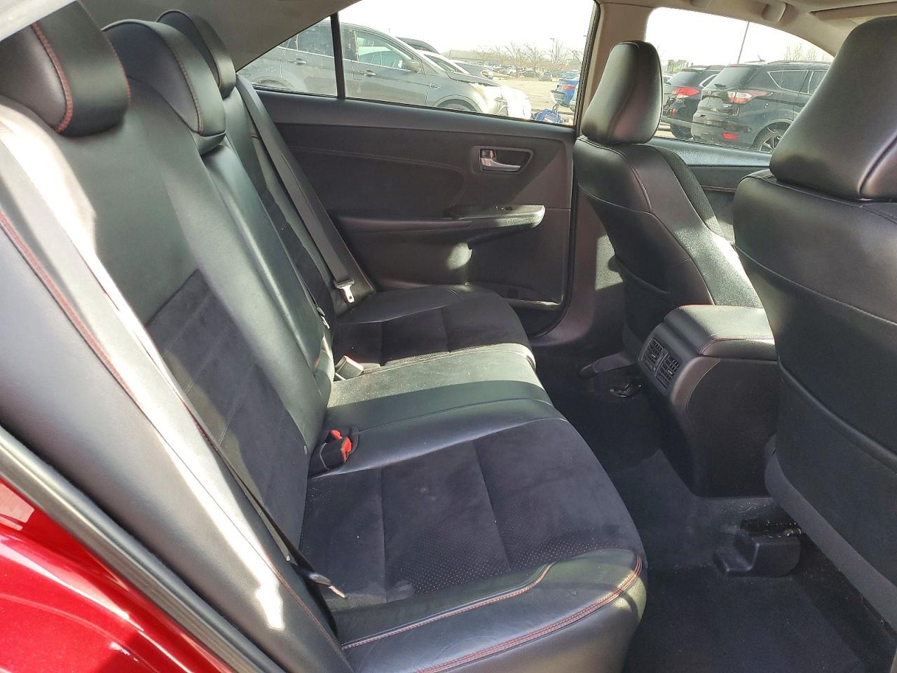 2015 TOYOTA CAMRY LE photo 10