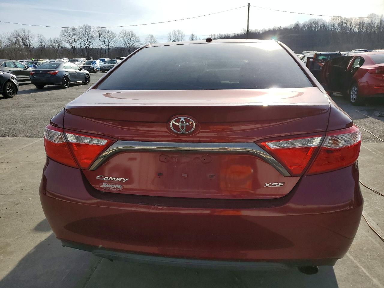 2015 TOYOTA CAMRY LE photo 6