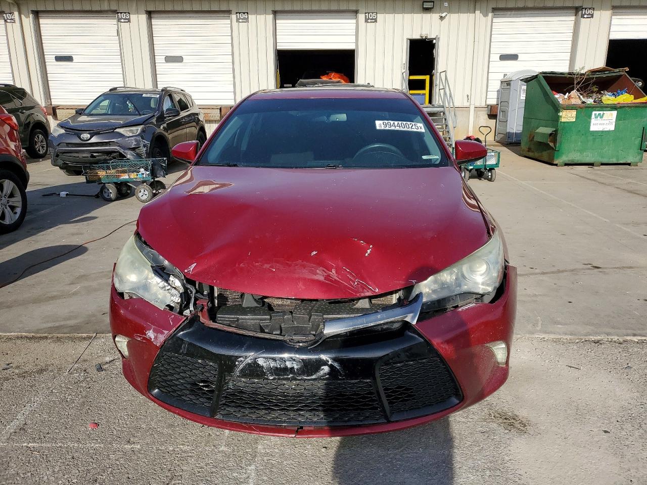 2015 TOYOTA CAMRY LE photo 5
