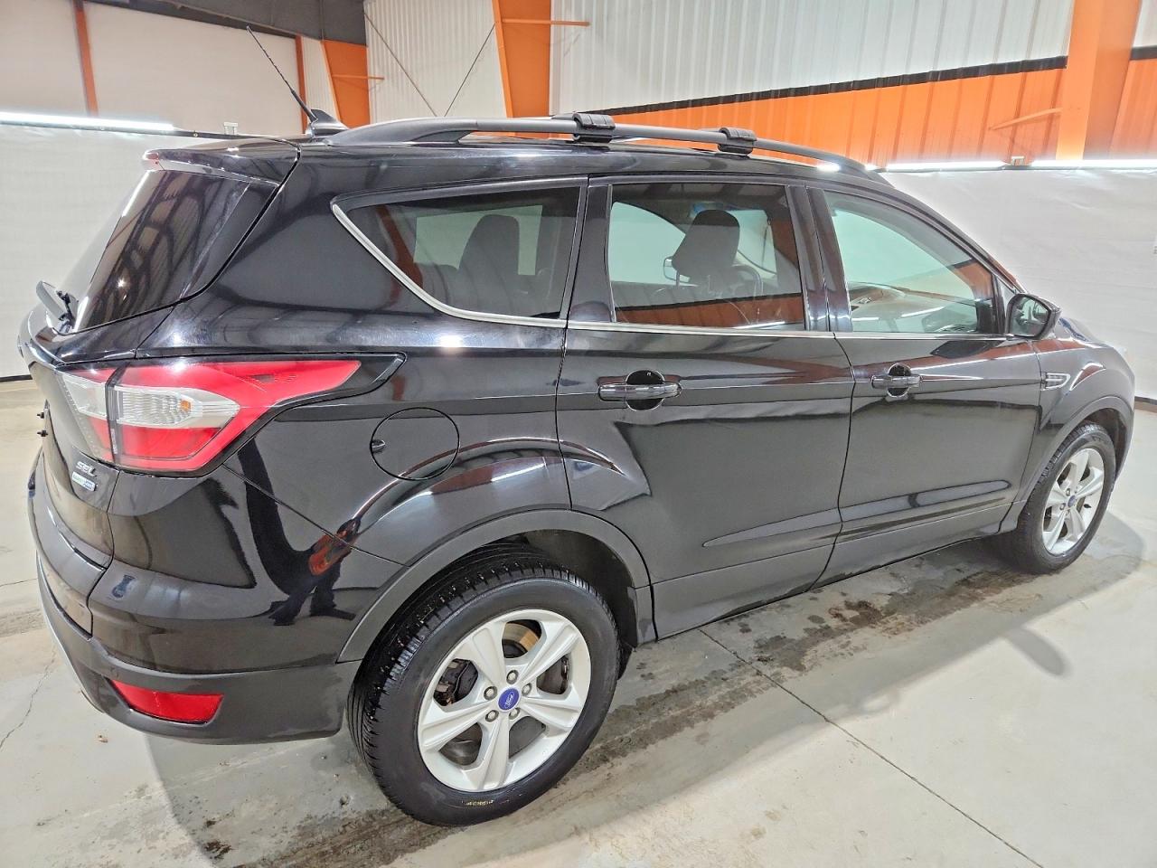 2018 FORD ESCAPE SEL photo 3