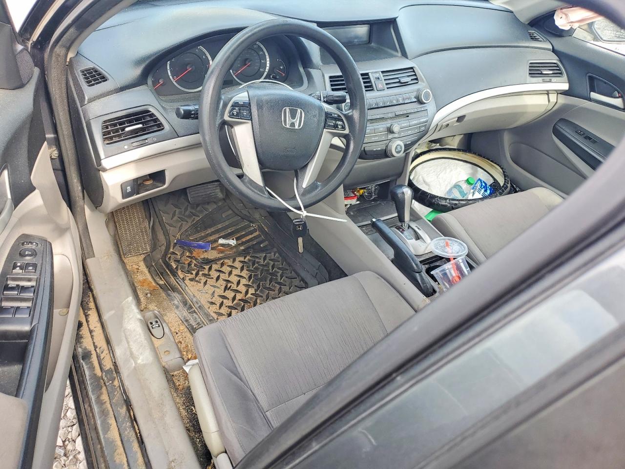 2012 HONDA ACCORD LX photo 8