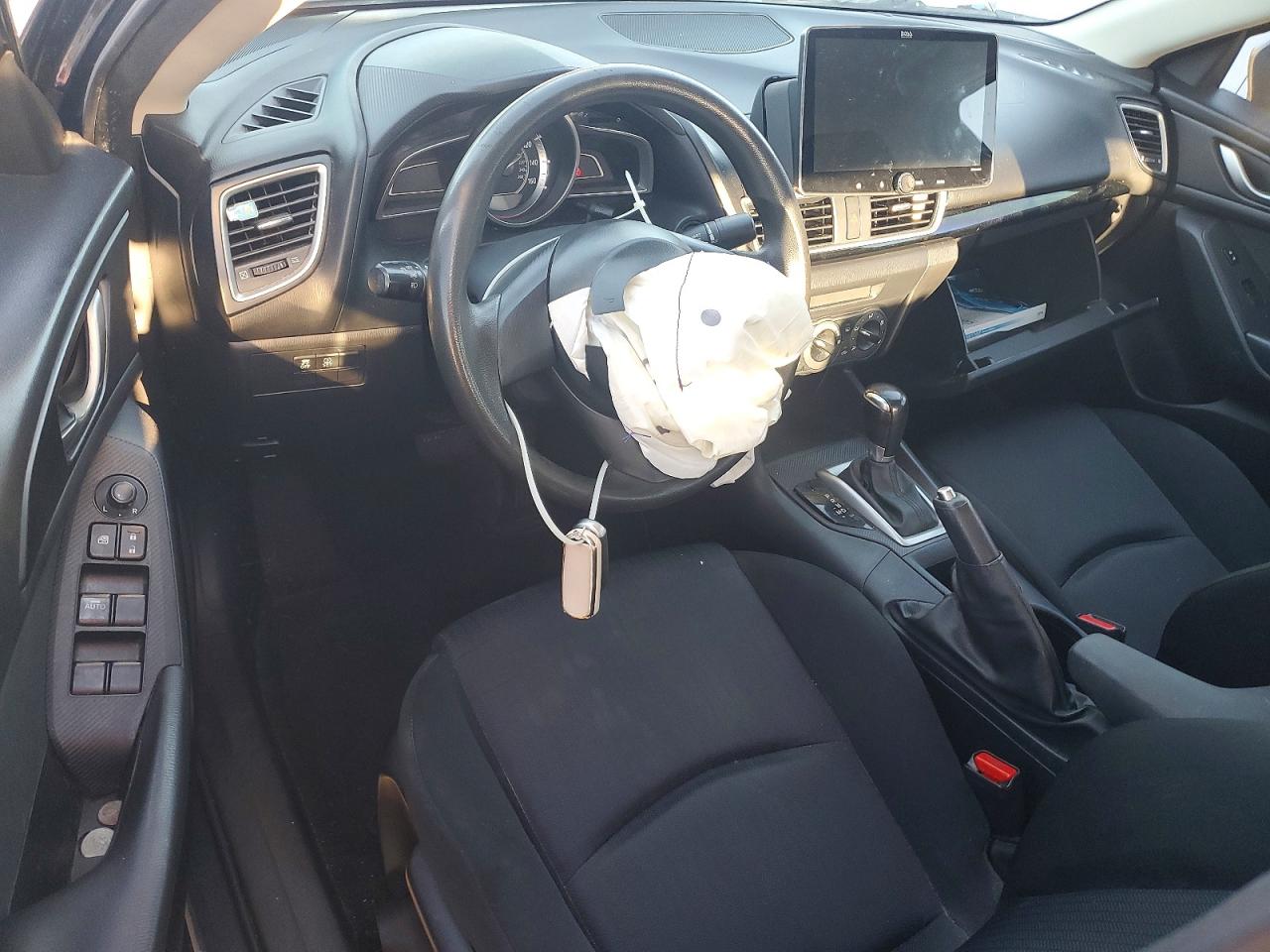 2014 MAZDA 3 SV photo 8