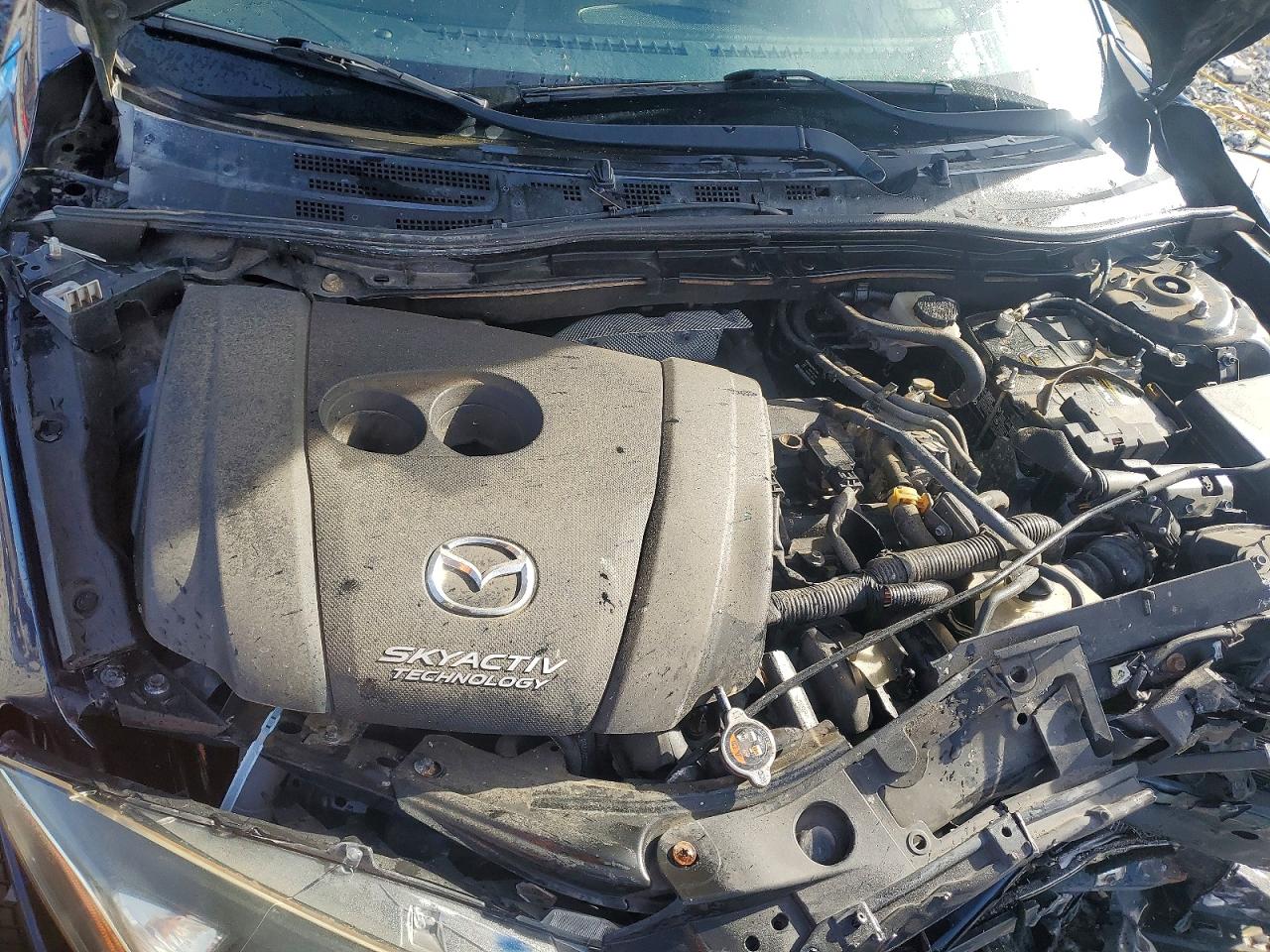 2014 MAZDA 3 SV photo 11