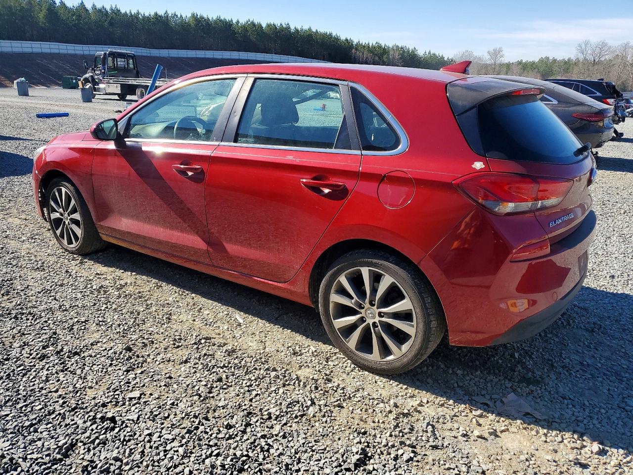 2019 HYUNDAI ELANTRA photo 2