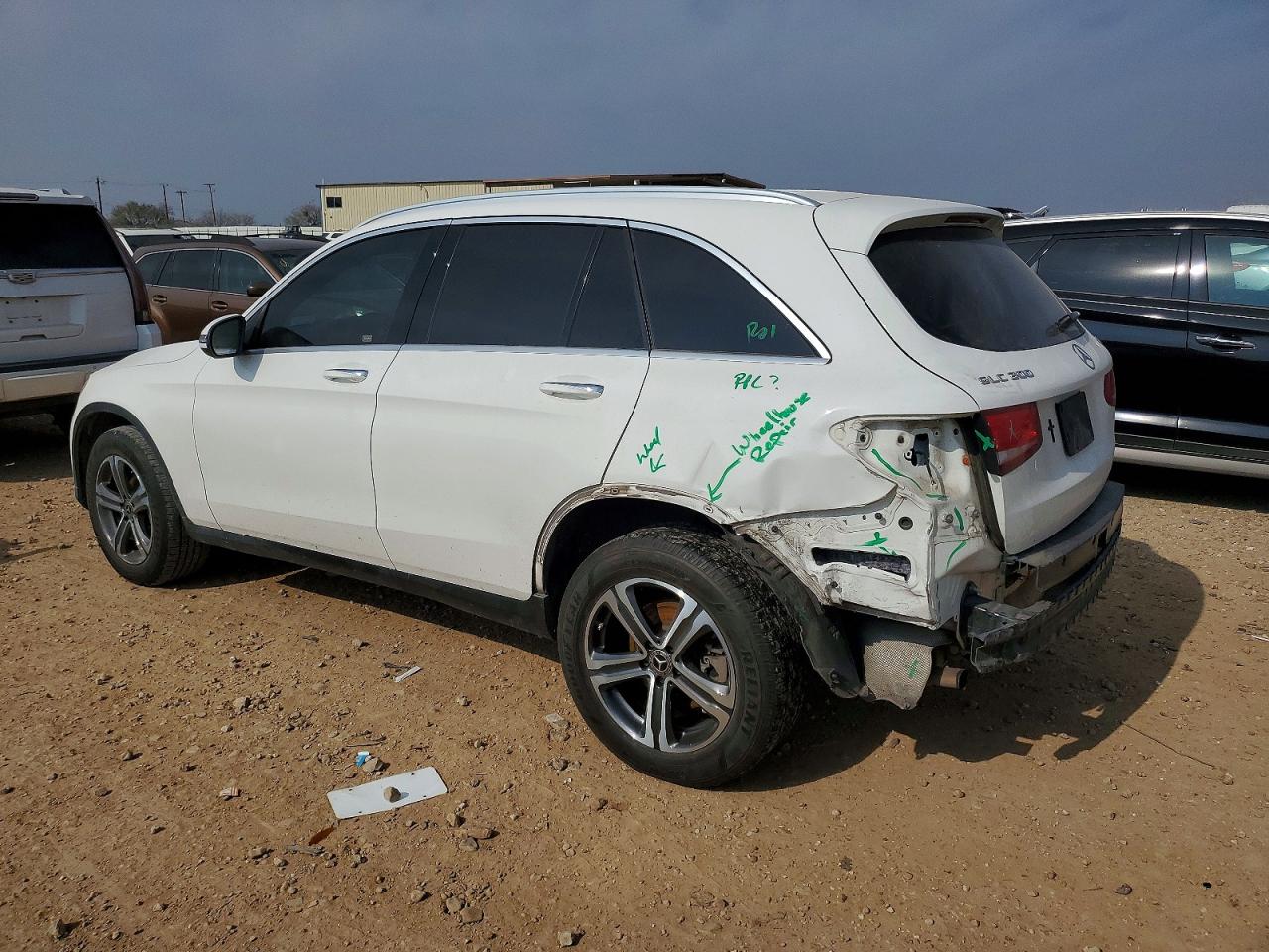 2018 MERCEDES-BENZ GLC 300 photo 2