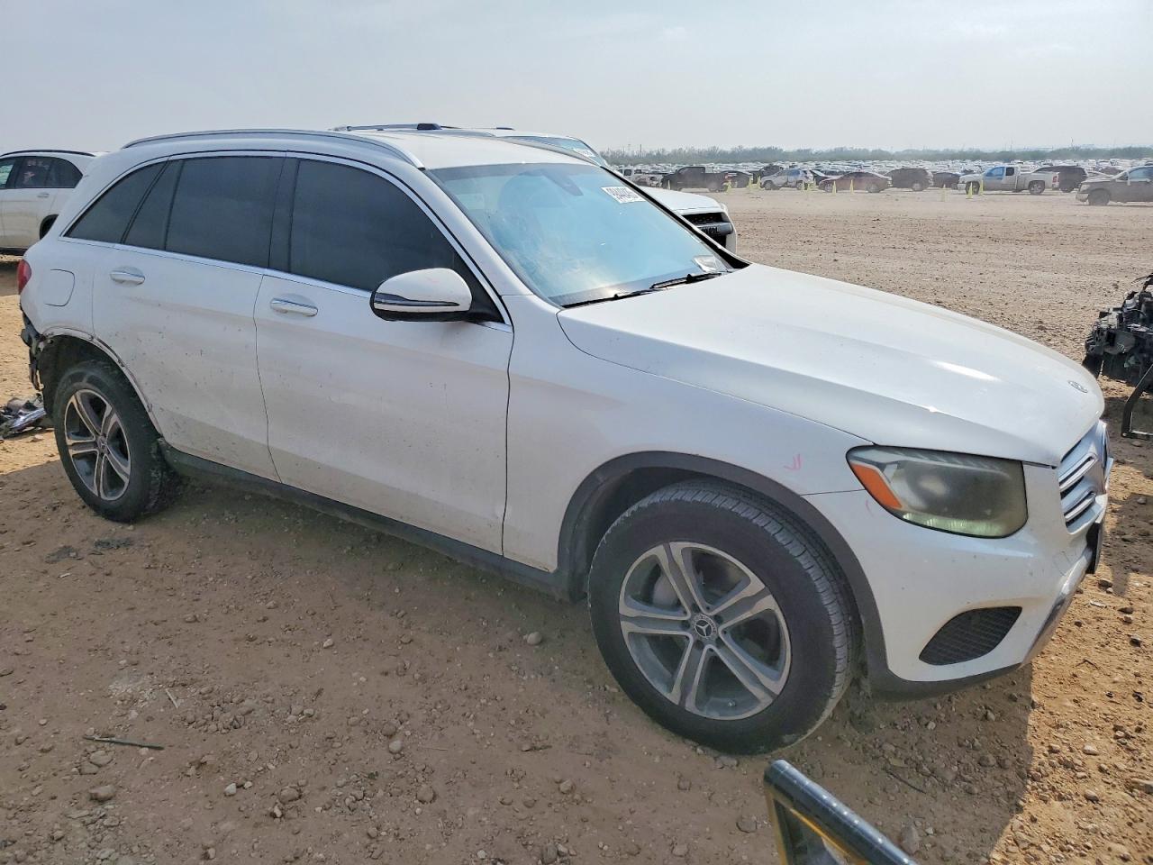 2018 MERCEDES-BENZ GLC 300 photo 4