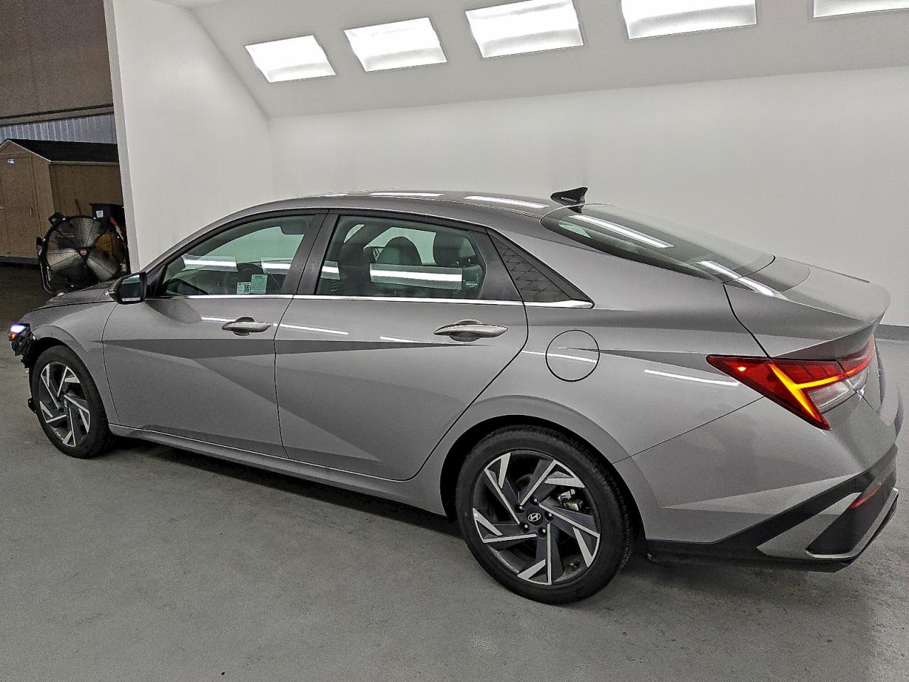 2025 HYUNDAI ELANTRA LIMITED photo 2