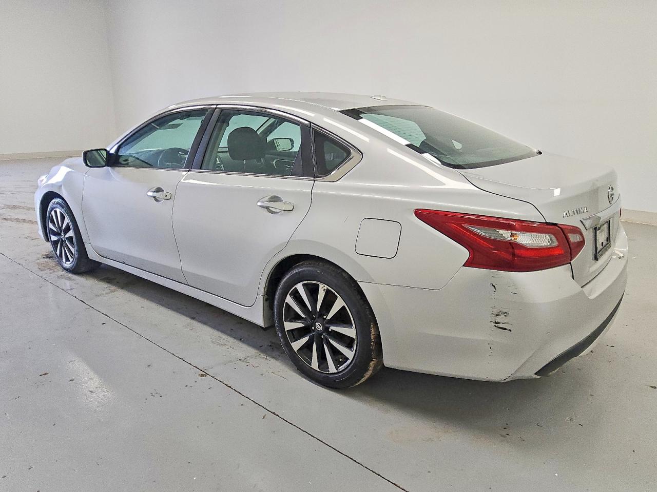2018 NISSAN ALTIMA 2.5 SV photo 2
