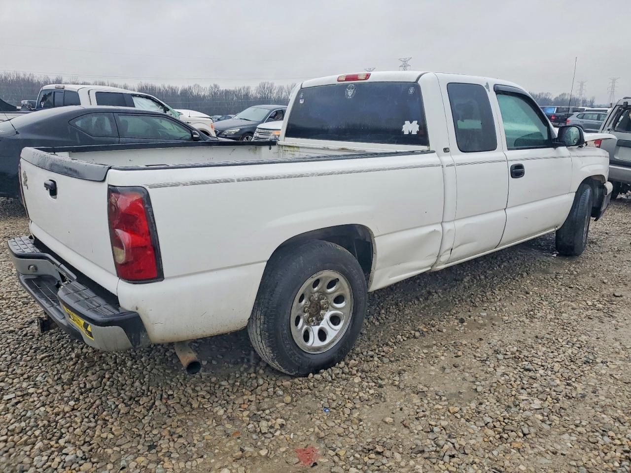 2005 CHEVROLET SILVERADO C1500 photo 3