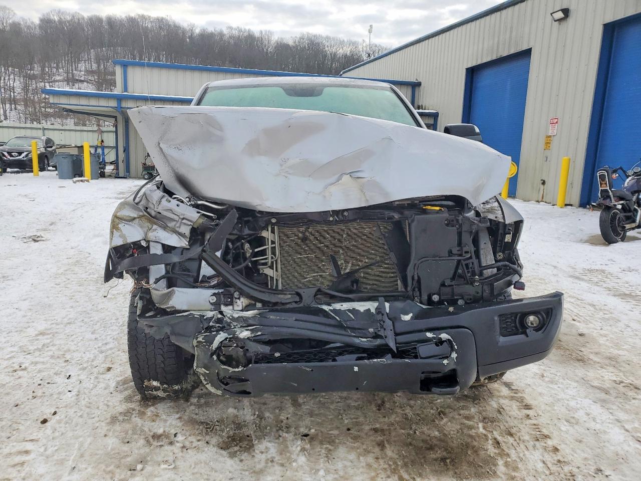 2021 RAM 1500 CLASSIC SLT photo 5