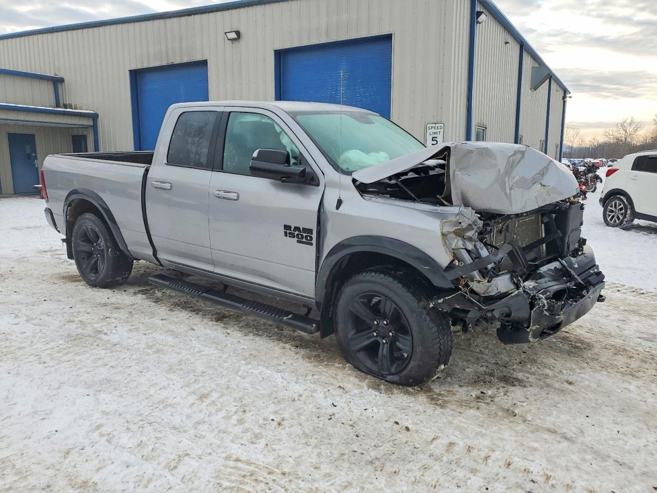 2021 RAM 1500 CLASSIC SLT photo 4