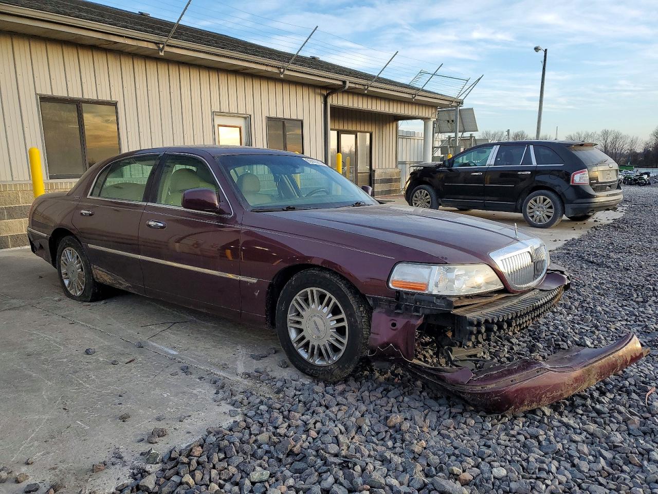 2006 LINCOLN TOWN CAR SIGNATURE LIMITED photo 4