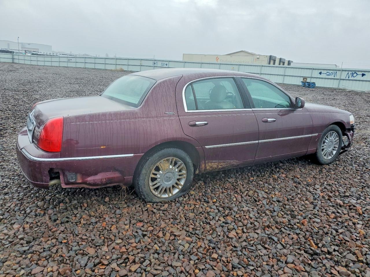 2006 LINCOLN TOWN CAR SIGNATURE LIMITED photo 3
