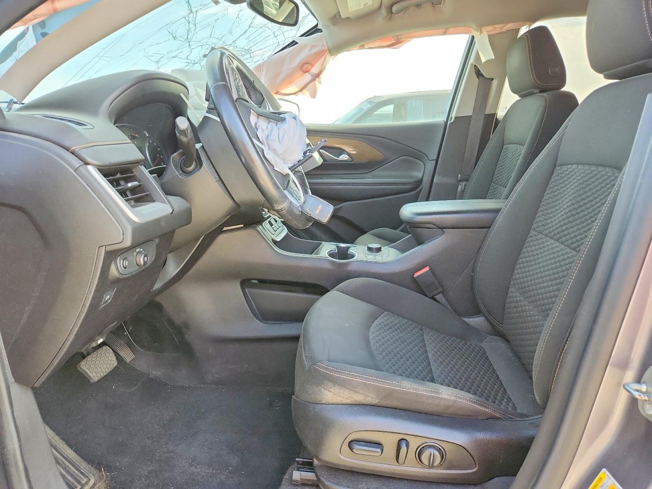 2018 GMC TERRAIN SLE photo 13