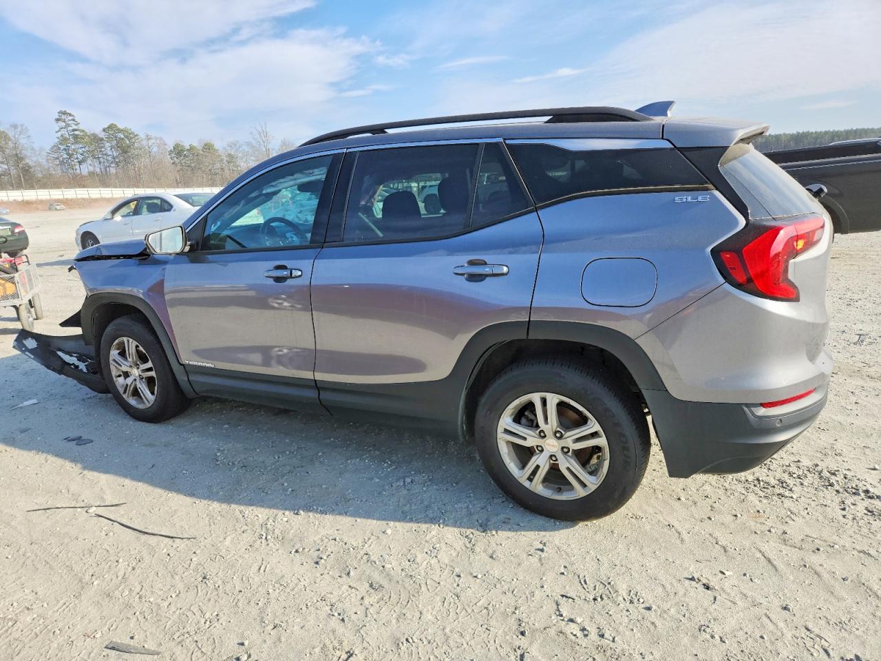 2018 GMC TERRAIN SLE photo 3