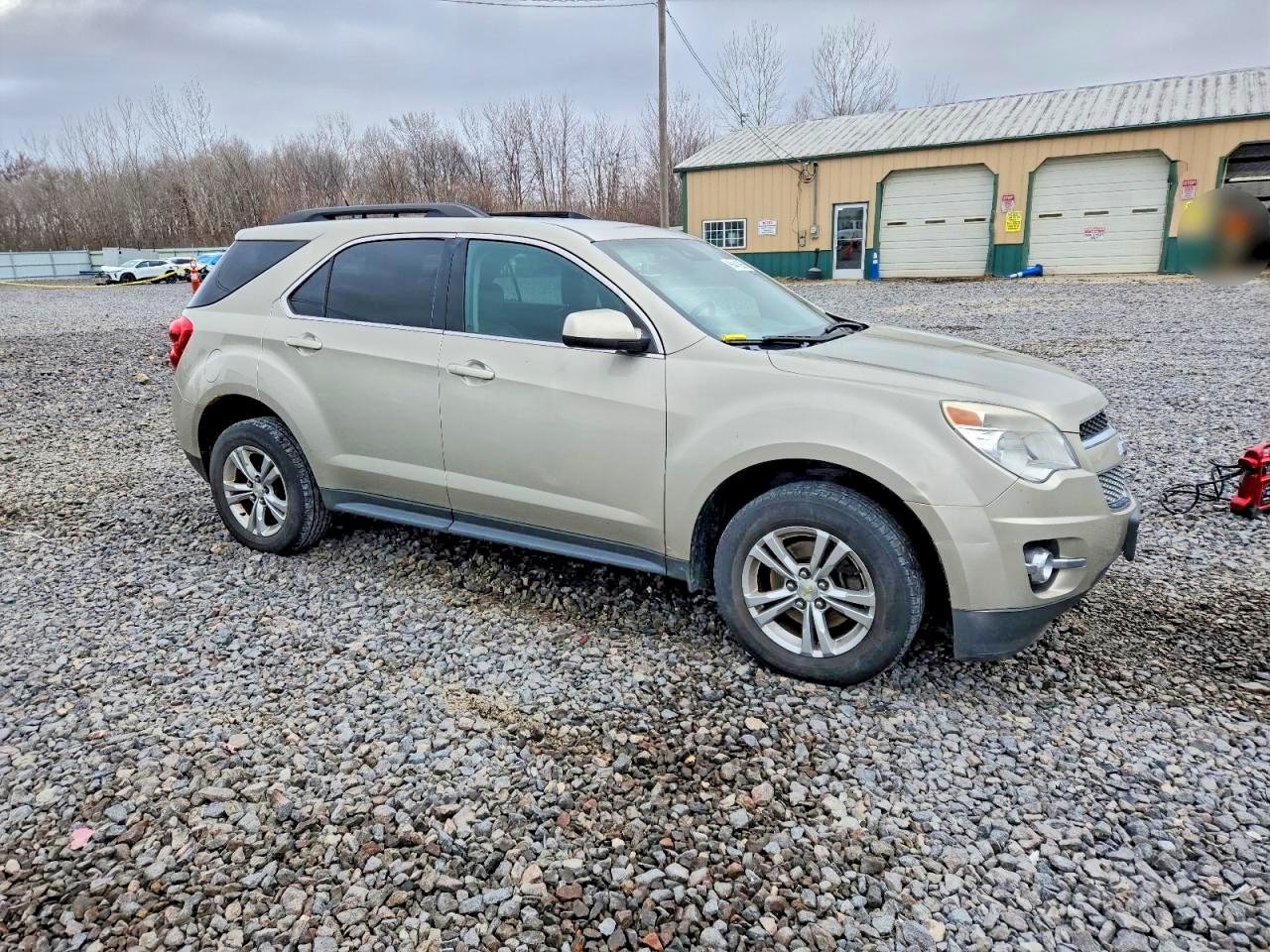 2013 CHEVROLET EQUINOX LT photo 4