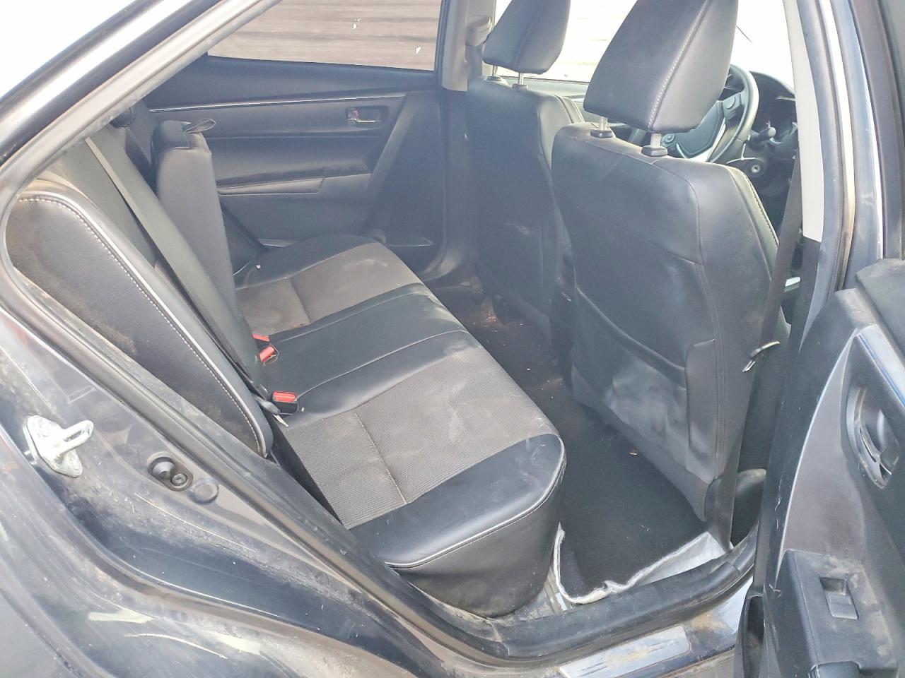 2015 TOYOTA COROLLA L photo 28