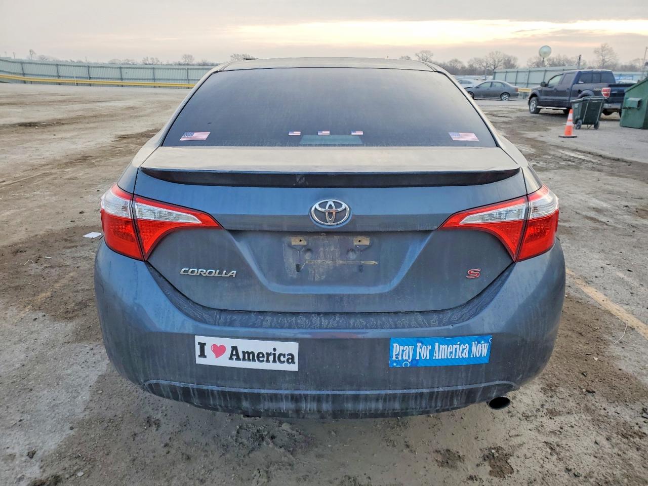 2015 TOYOTA COROLLA L photo 16