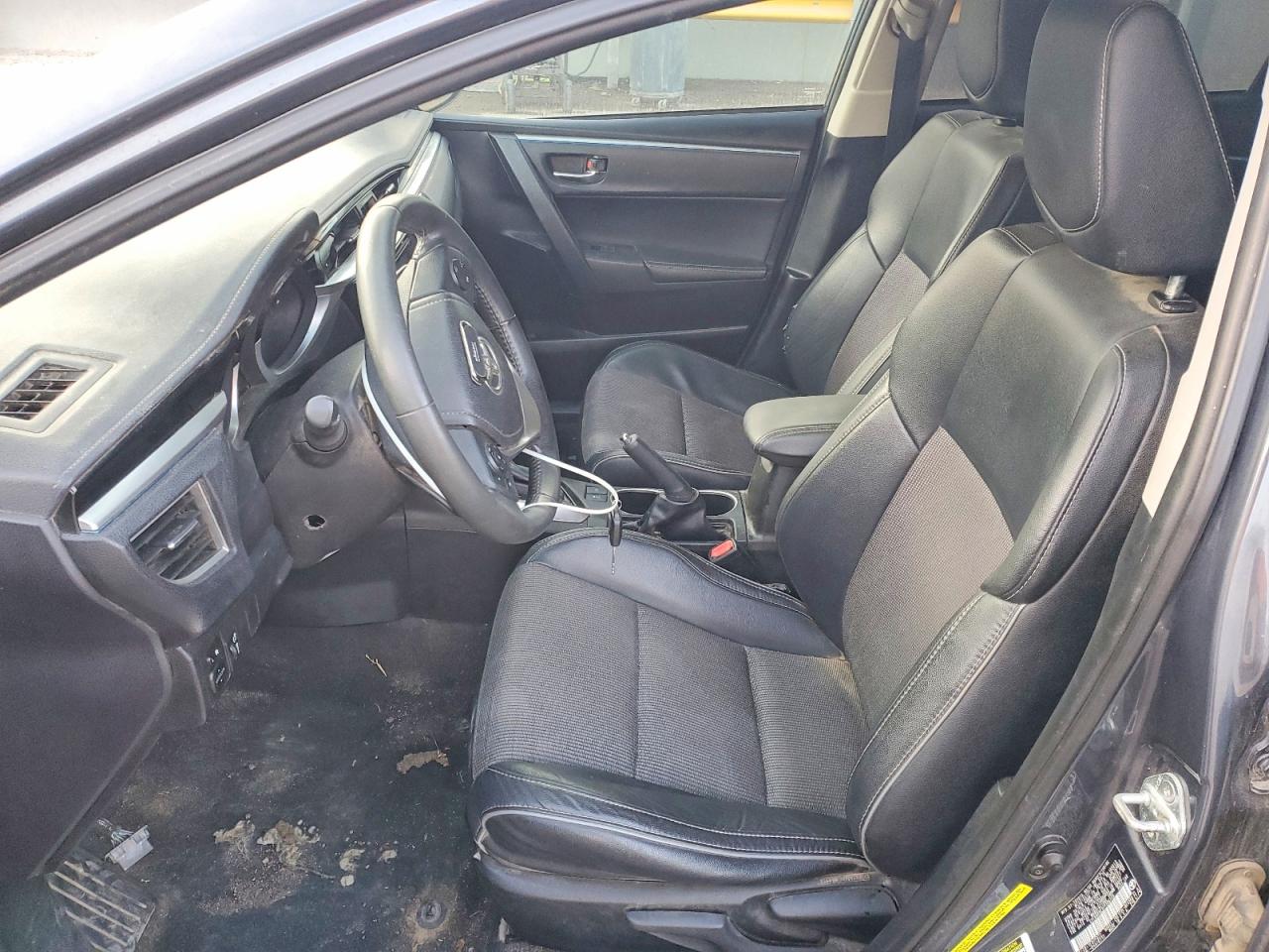 2015 TOYOTA COROLLA L photo 19