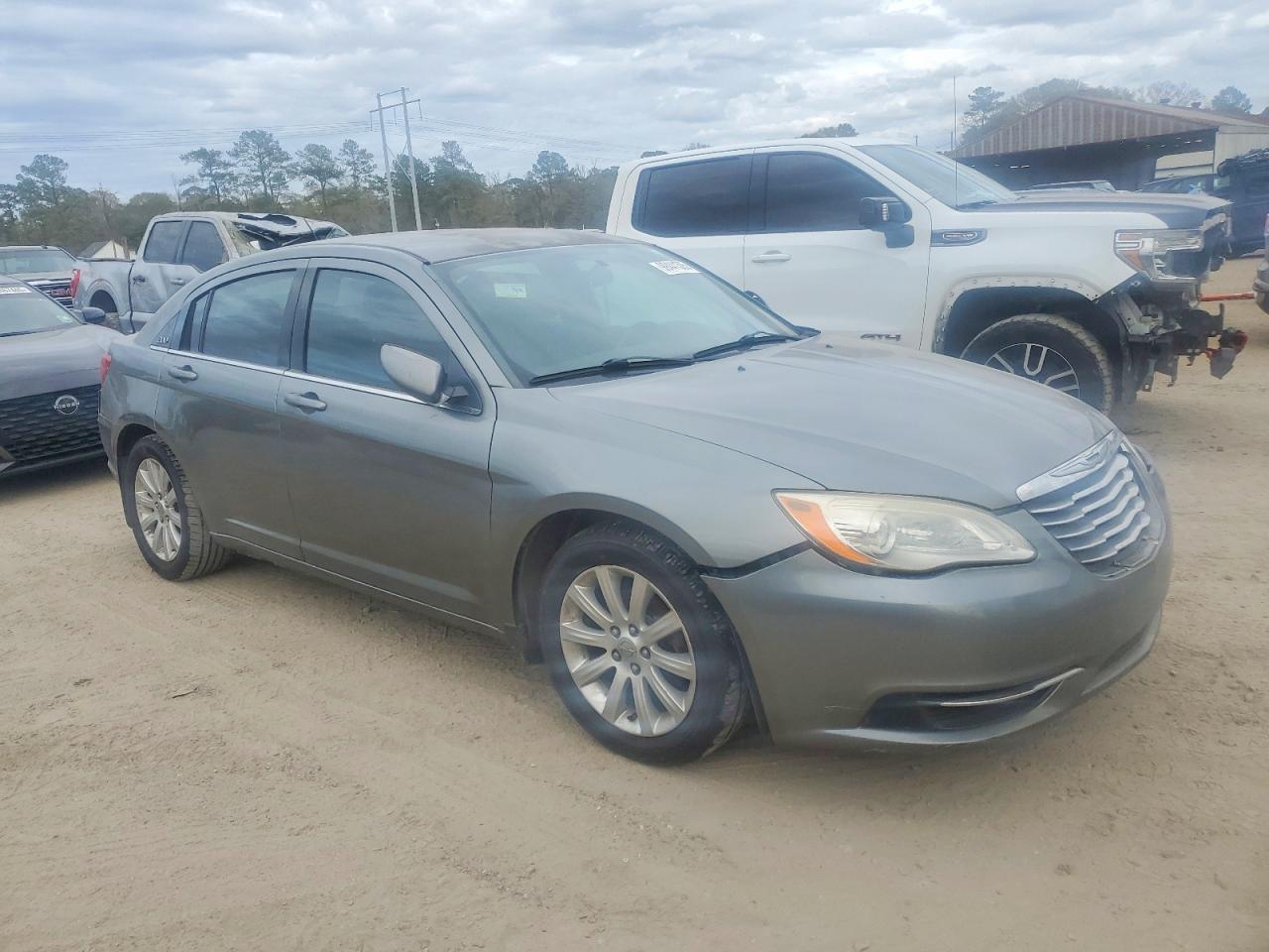 2013 CHRYSLER 200 TOURING photo 4
