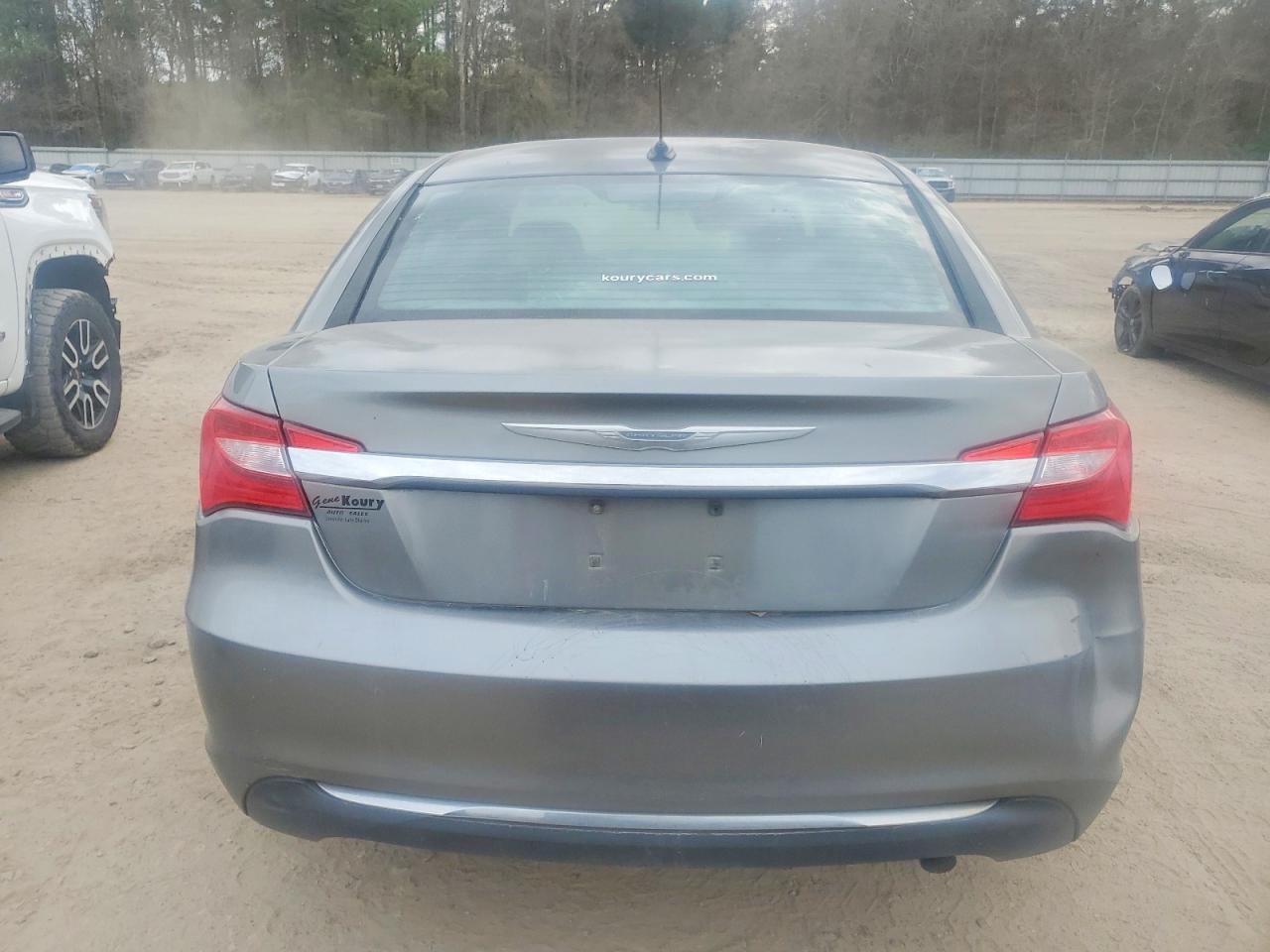2013 CHRYSLER 200 TOURING photo 6