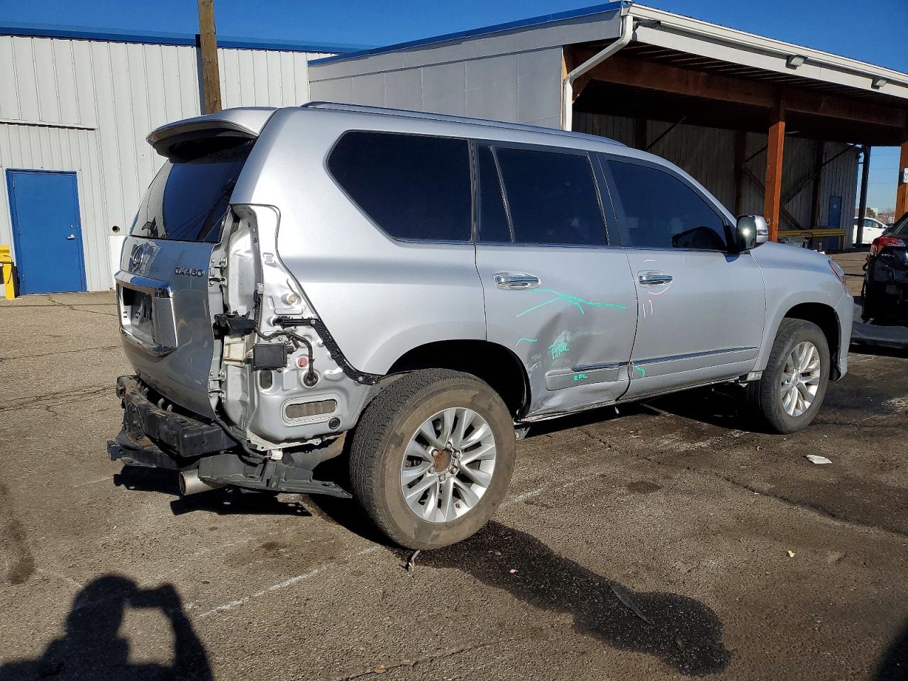 2016 LEXUS GX 460 photo 3