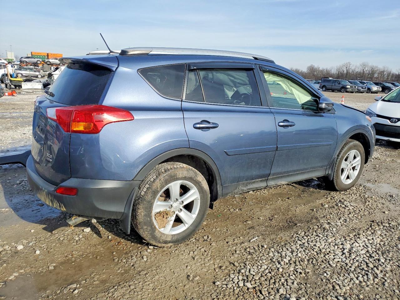 2014 TOYOTA RAV4 XLE photo 3