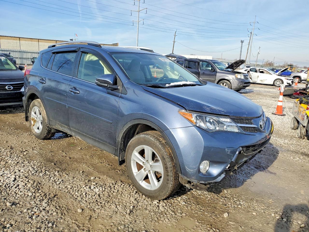 2014 TOYOTA RAV4 XLE photo 4