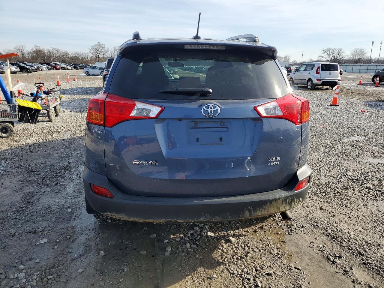 2014 TOYOTA RAV4 XLE photo 6