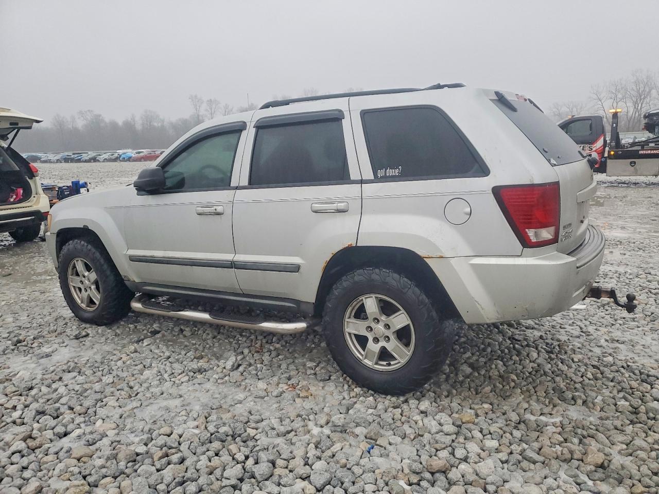 2007 JEEP GRAND CHEROKEE LAREDO photo 2