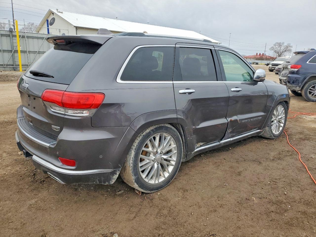 2018 JEEP GRAND CHEROKEE SUMMIT photo 3