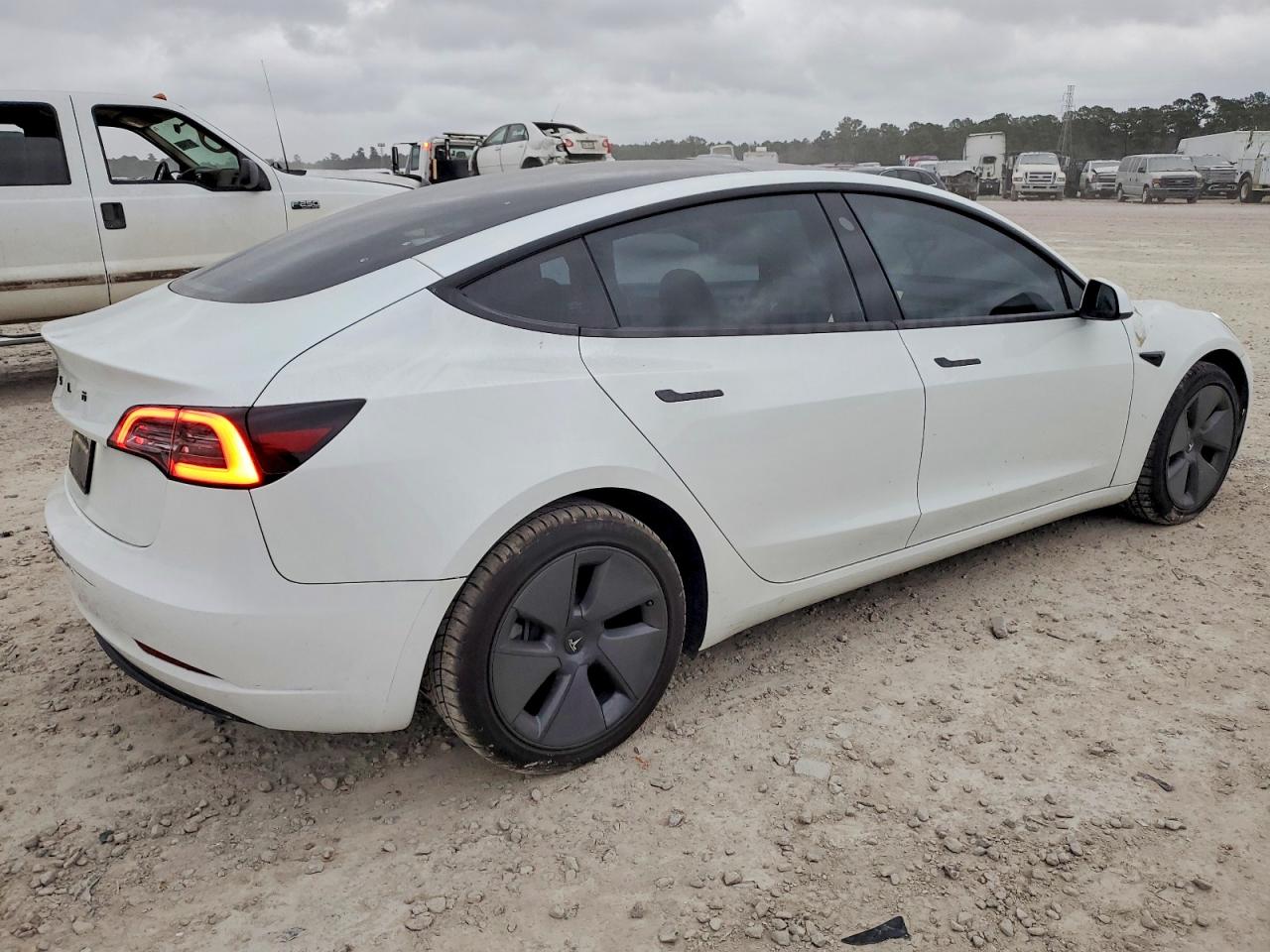 2023 TESLA MODEL 3 photo 3