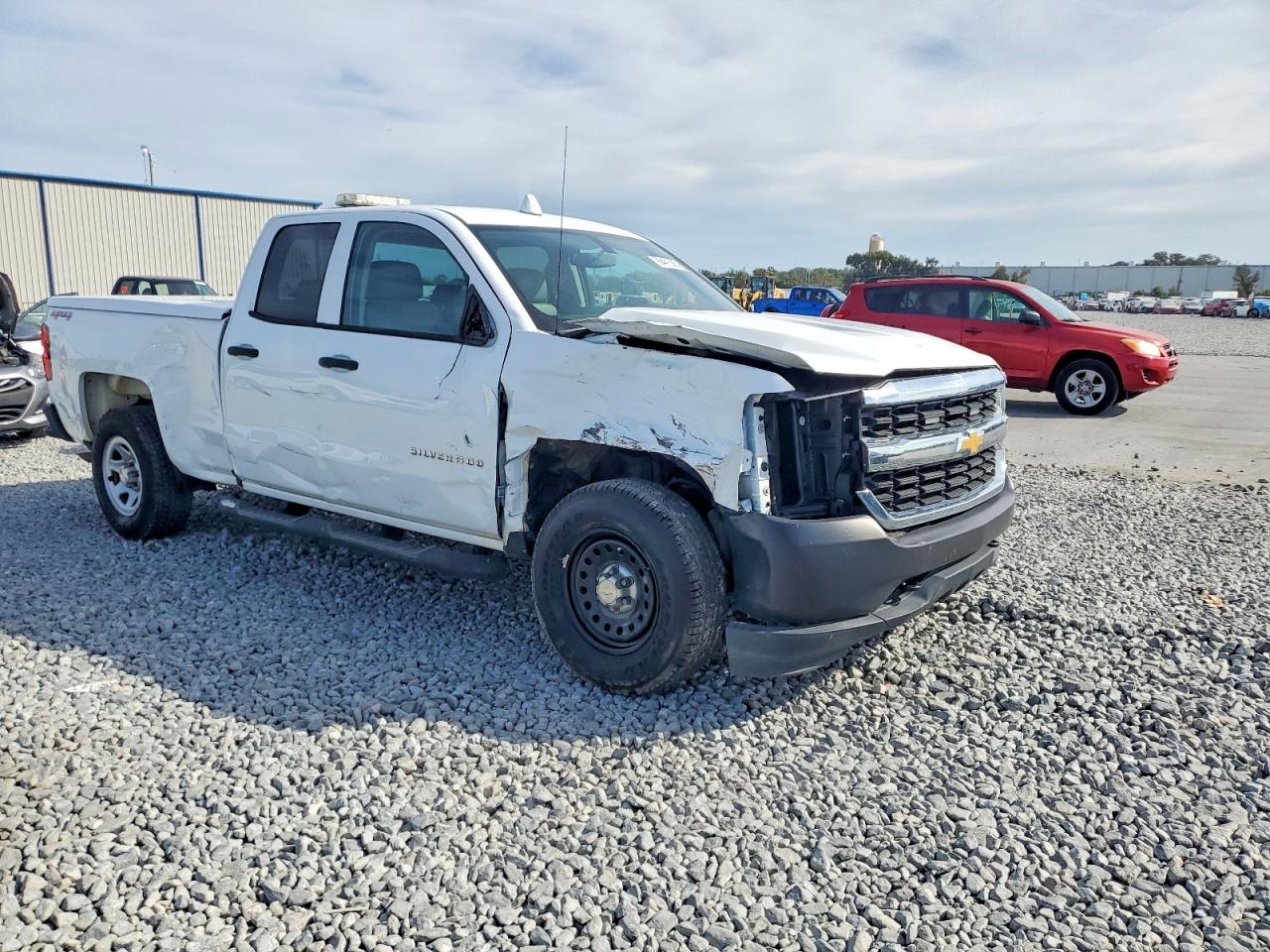 2017 CHEVROLET SILVERADO K1500 photo 4