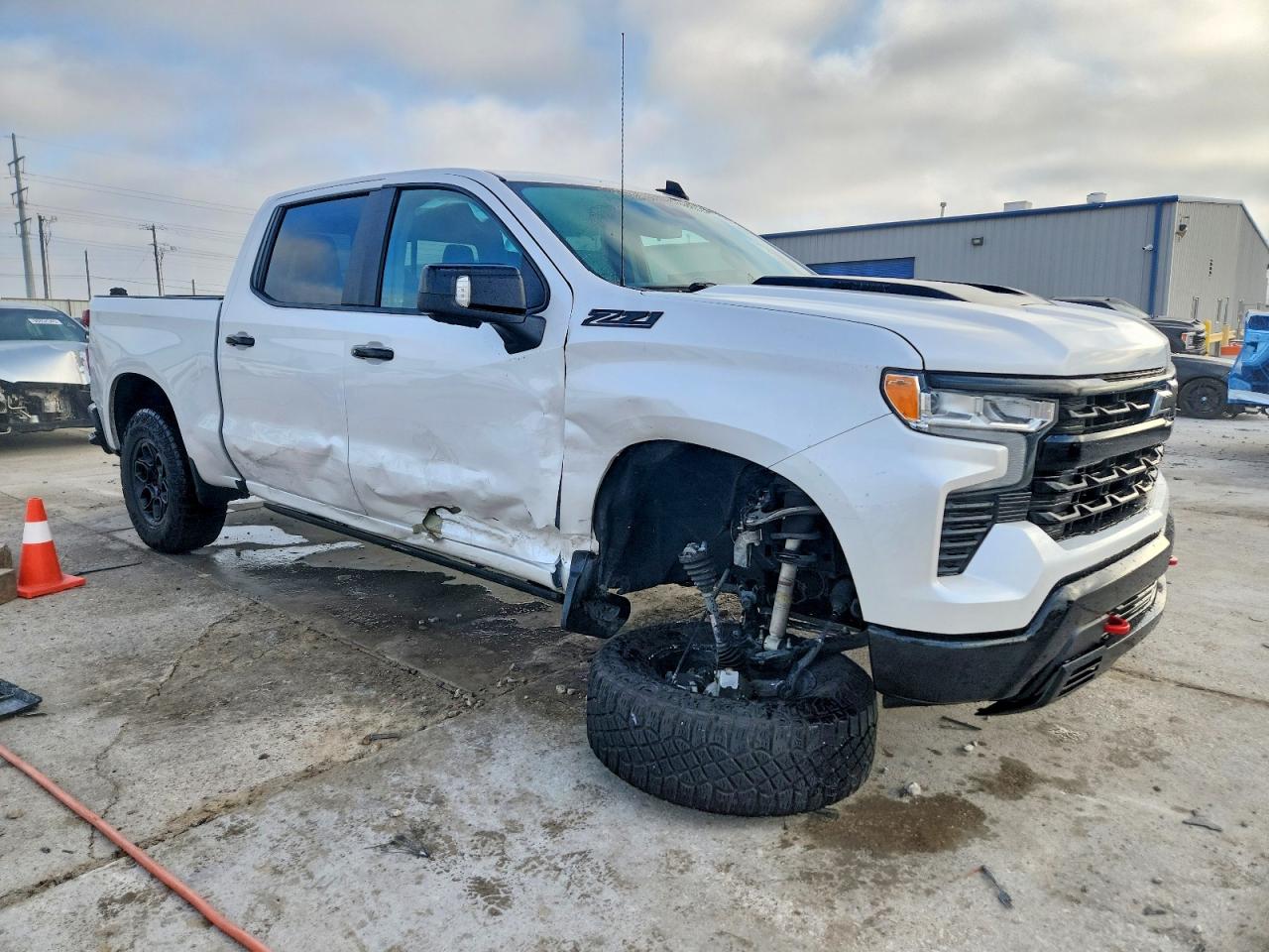 2023 CHEVROLET SILVERADO K1500 LT TRAIL BOSS photo 4